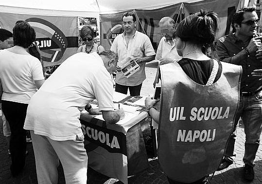Uil Scuola in piazza a Napoli